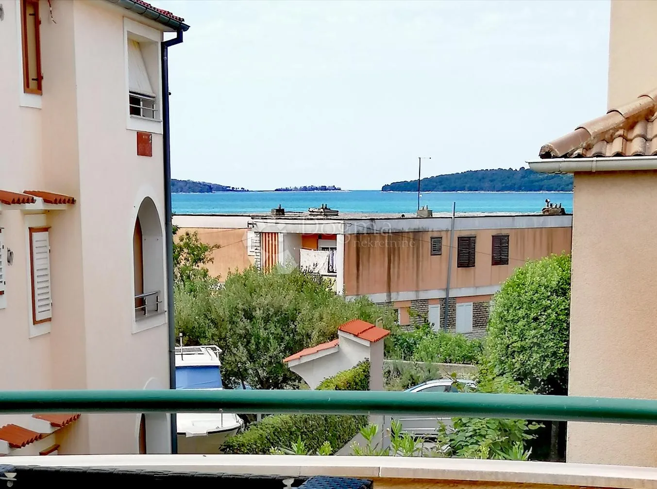 brodarica, impresivna kuća 60 metara od mora - slika 17