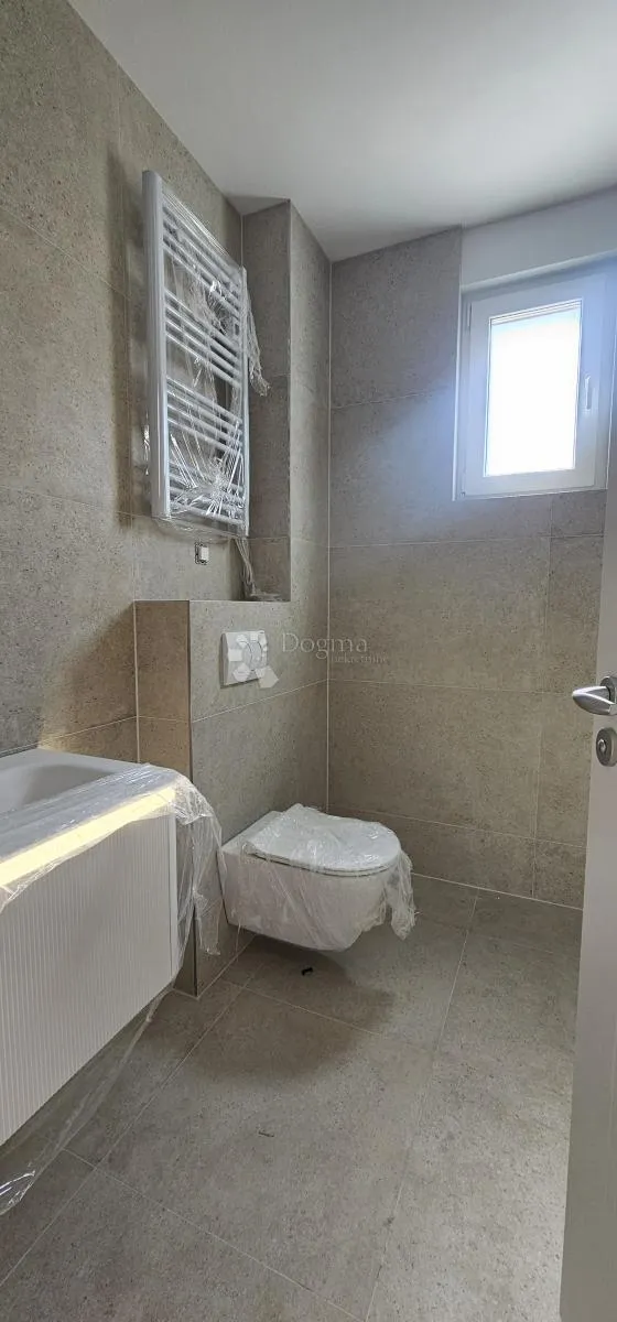prodaja — luksuzni dvoetažni apartman u senju — top lokacija - slika 14