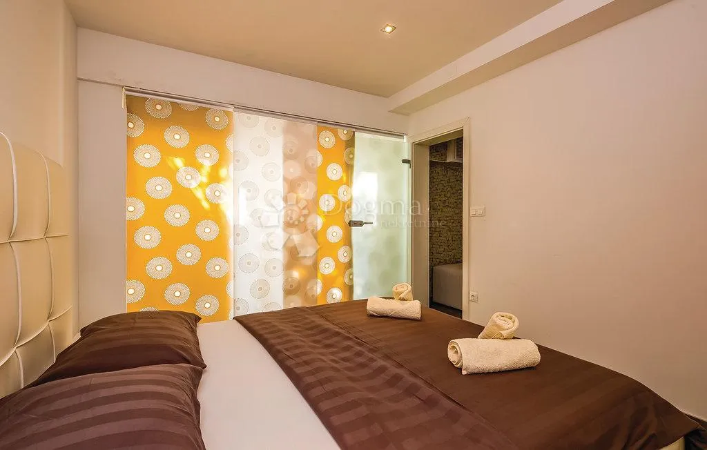 apartman sa unutarnjim bazenom 10m od mora - slika 8
