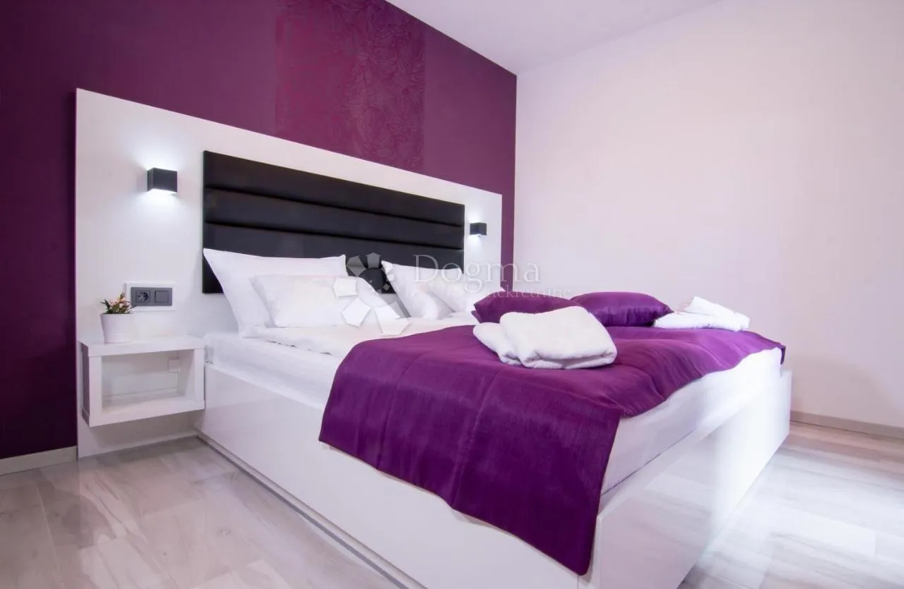 moderna villa na otoku krku s bazenom - slika 15