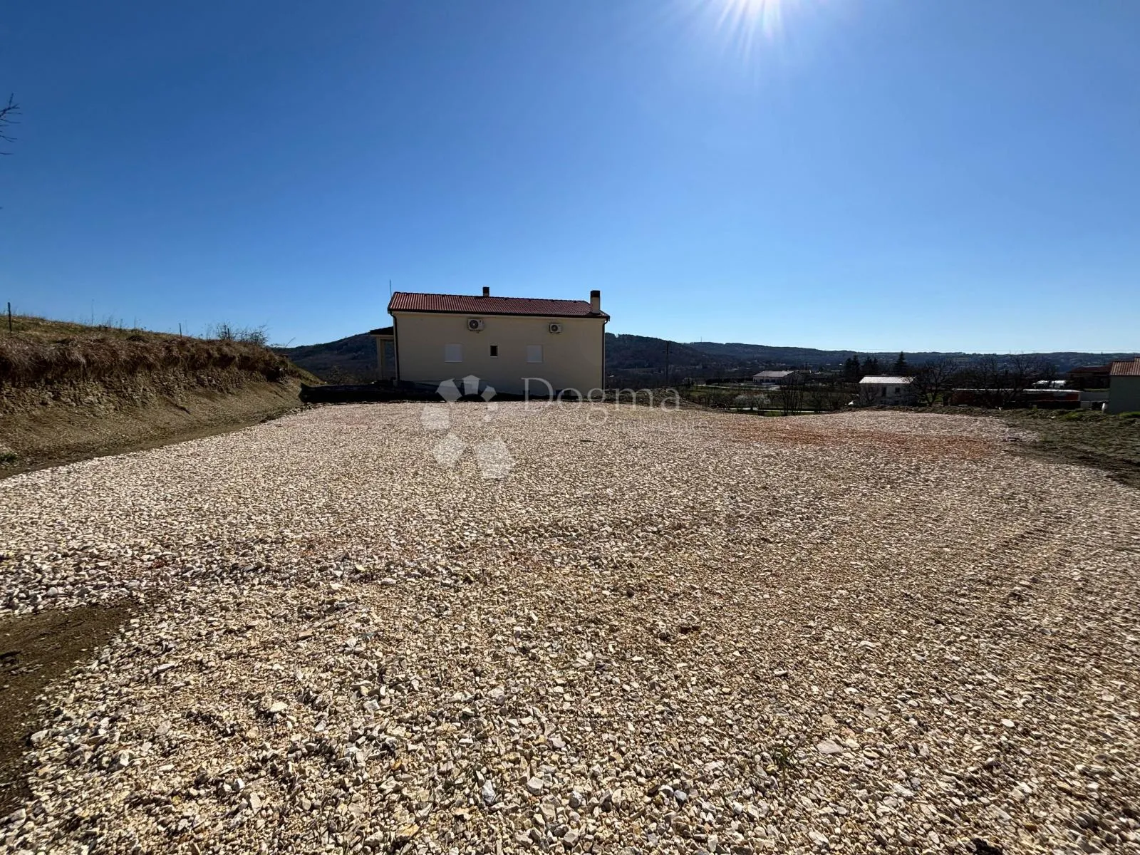 pazin okolica, zemljište s dozvolom za gradnju! - slika 13