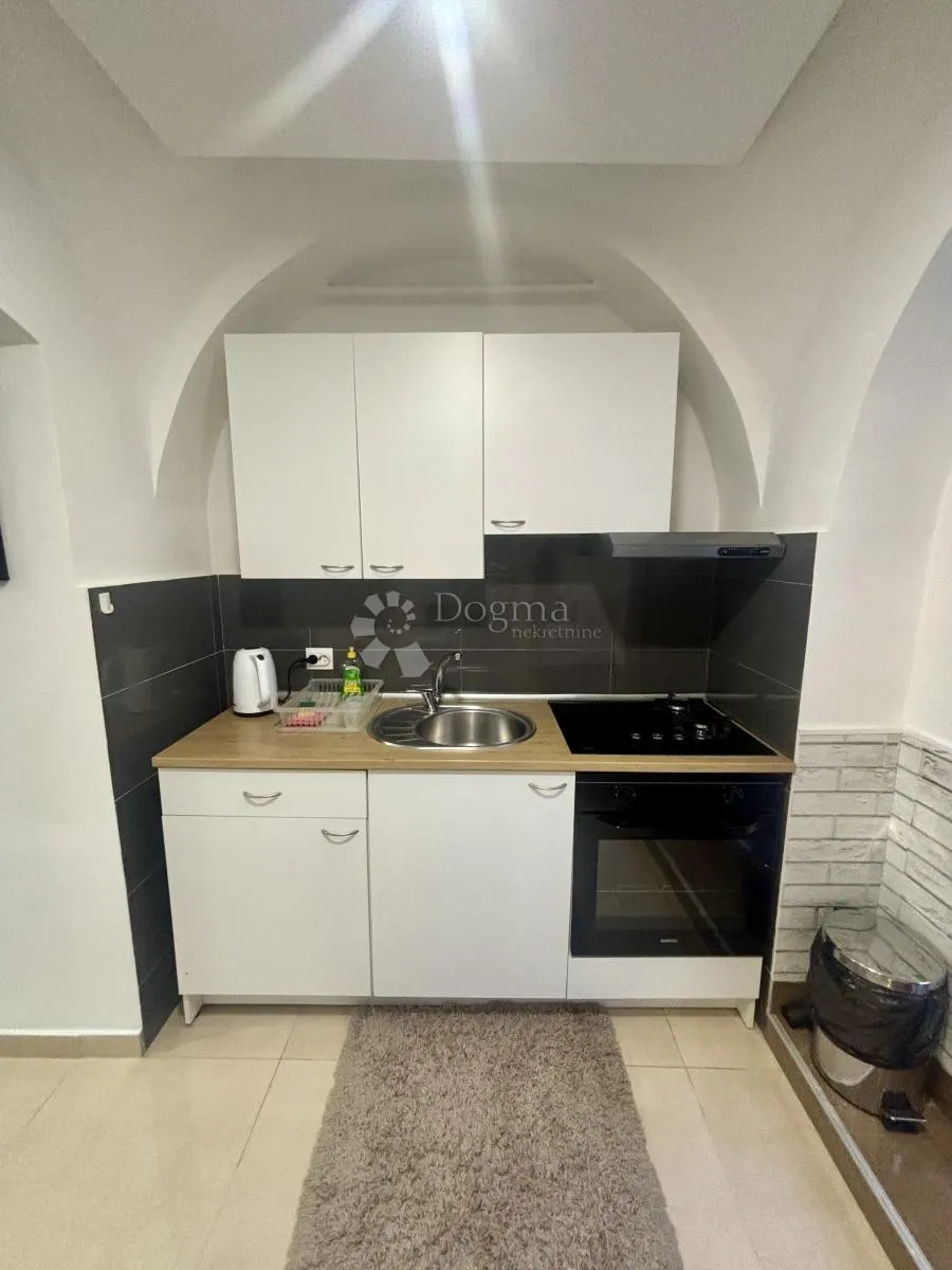 studio u strogom centru zagreba - slika 10