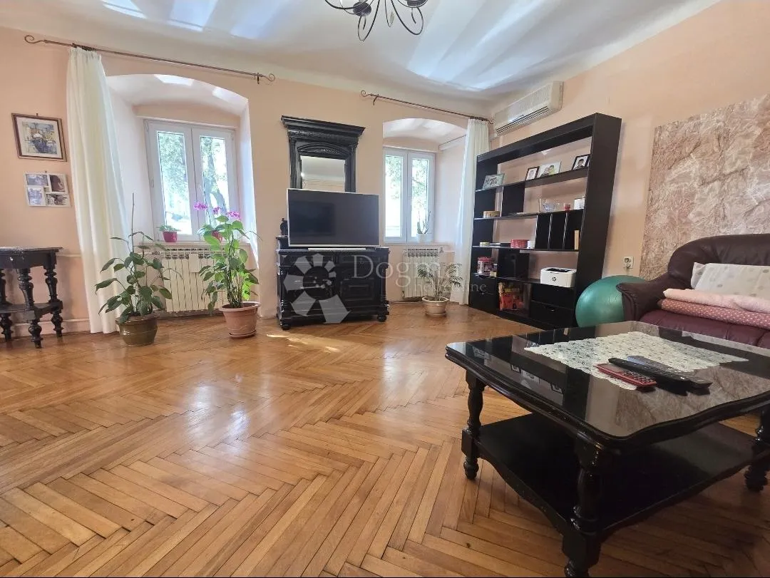 komforan stan 110 m² u centru rijeke - slika 1
