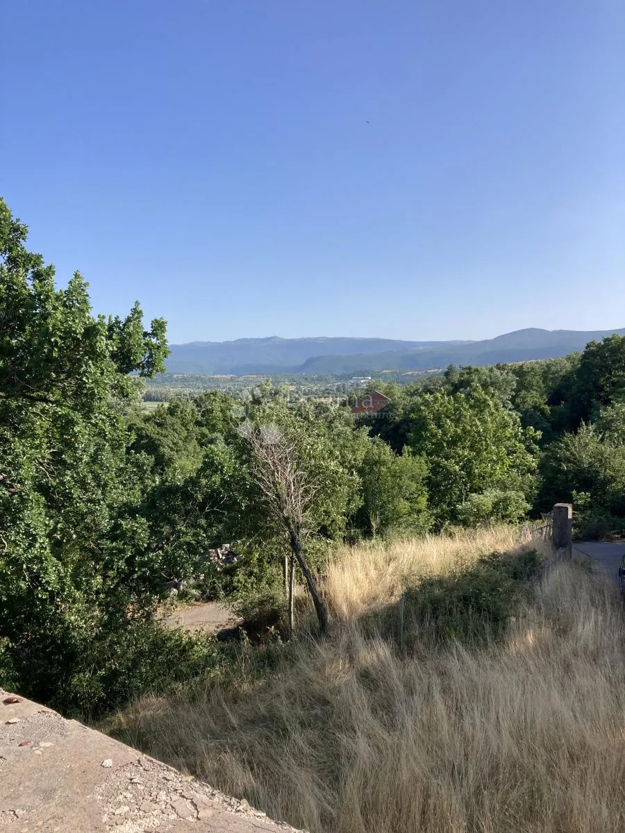 perspektivna kuća kraj izvora cetine - slika 2