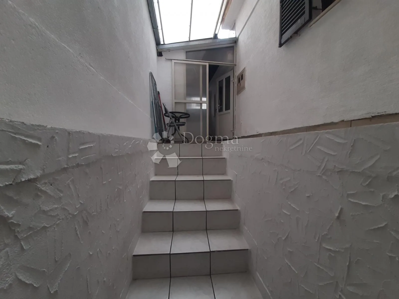 dva stana u jednom, 50 m2, terasa, parking, trešnjevka - slika 16