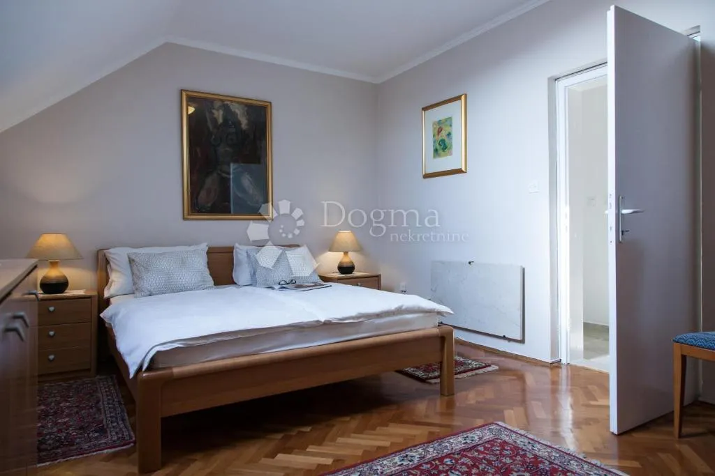luksuzna kuća sa bazenom na samo 300 m od mora - slika 13