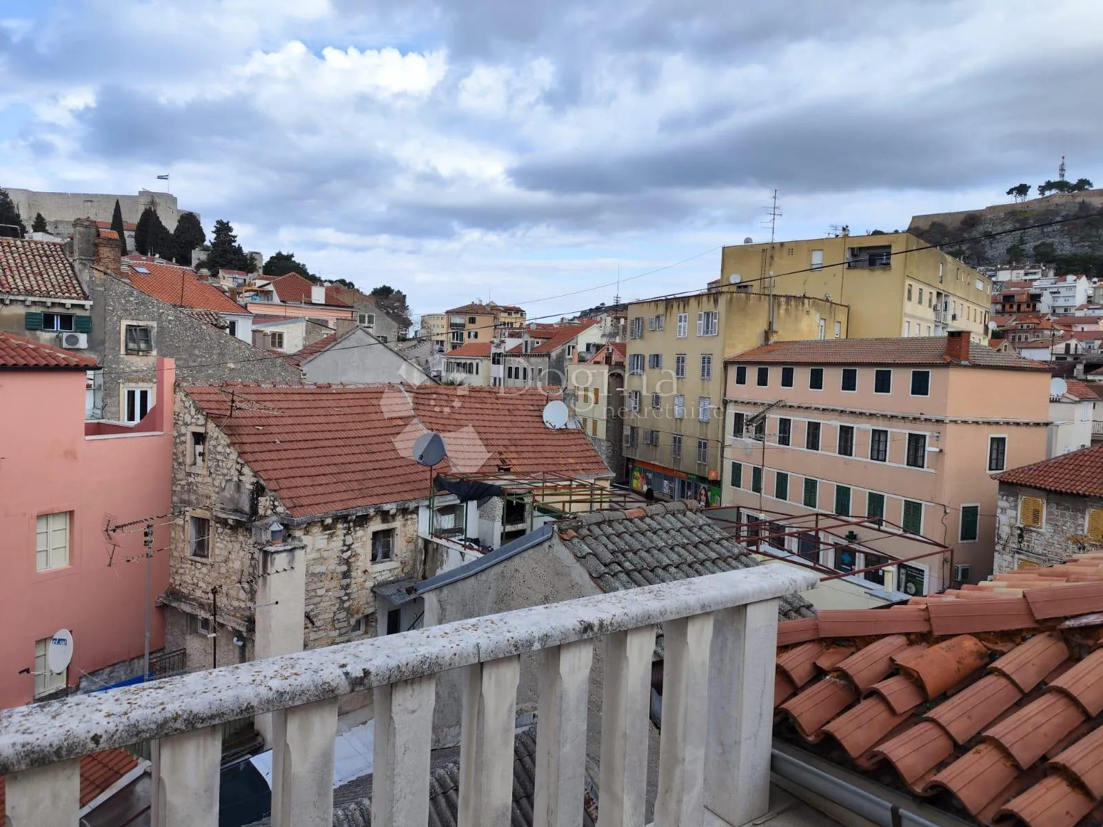 šibenik- dvoetažni stan u centru grada samo kod nas! - slika 20