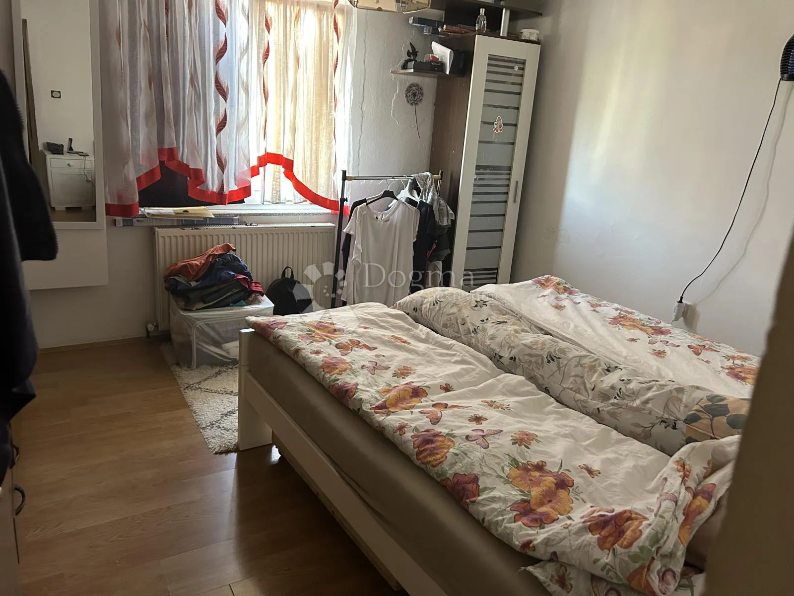 marinići kuća sa tri stana i garaža - slika 13