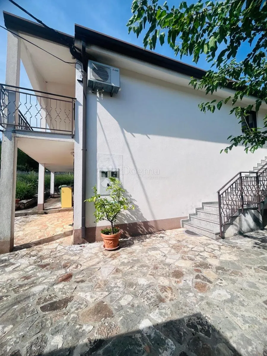 prilika!kuća s dva stana + 8153 okućnice - buje - slika 10