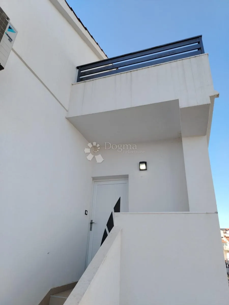 vodice - atraktivan stan s pogledom na more - slika 7
