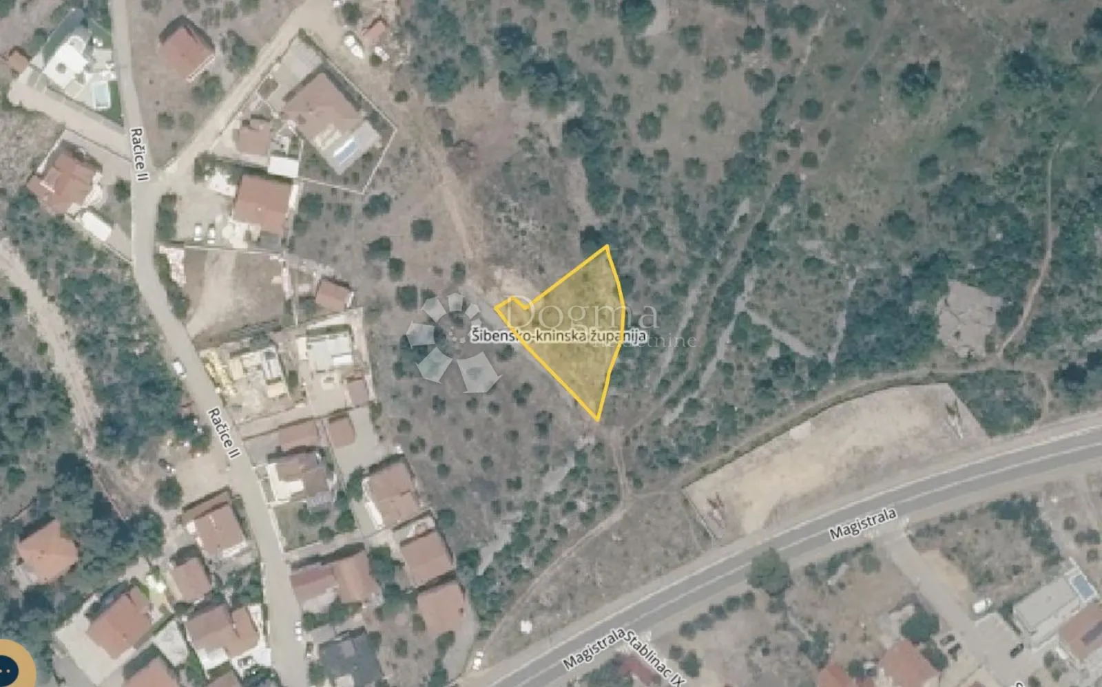 VODICE, Građevinsko zemljište 682 m² u mirnoj ulici