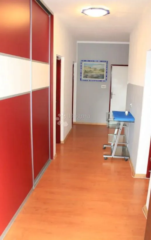 banjole – apartmanska kuća s bazenom, 4 apartmana i solarnom elektranom, 150 m od mora - slika 7