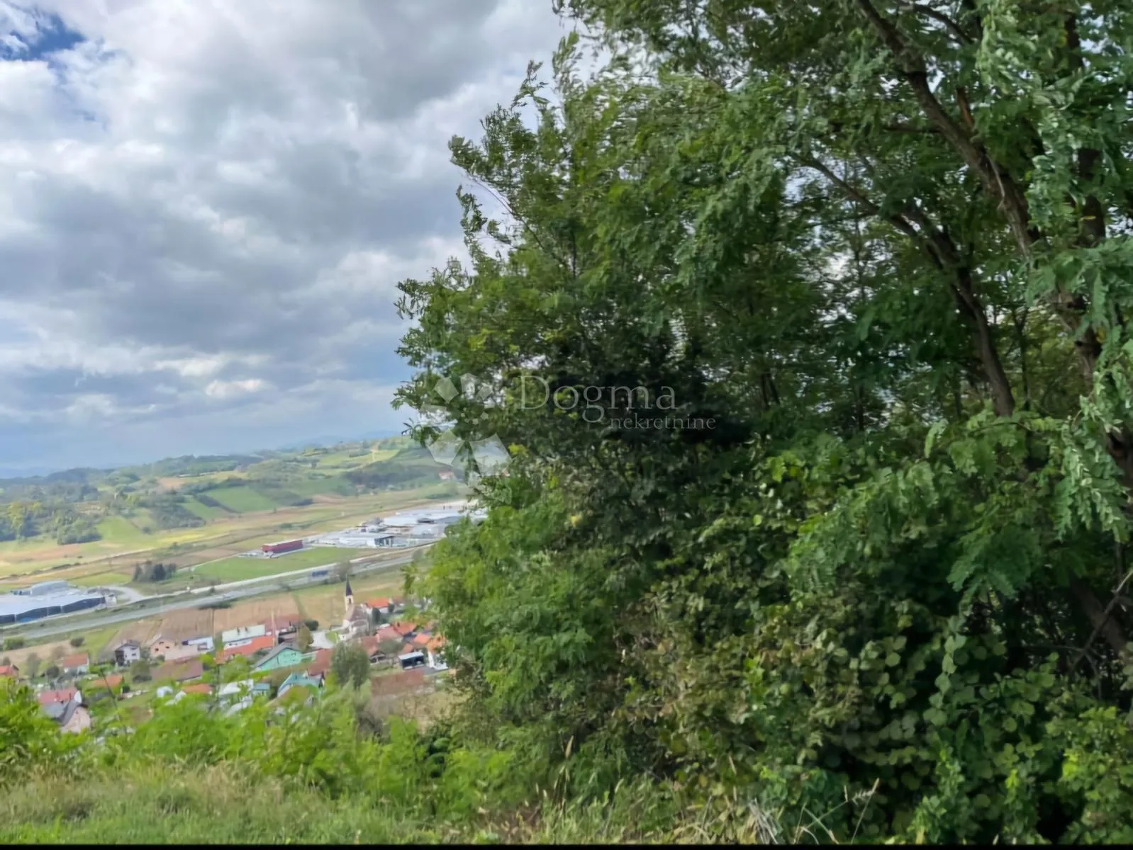 zemljište nadomak grada krapine sa odličnim pogledom! - slika 2