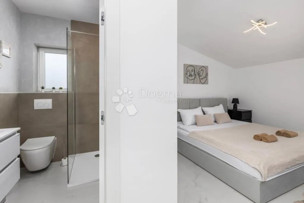 opatija, 85m2, pogled, bazen, parking - slika 11