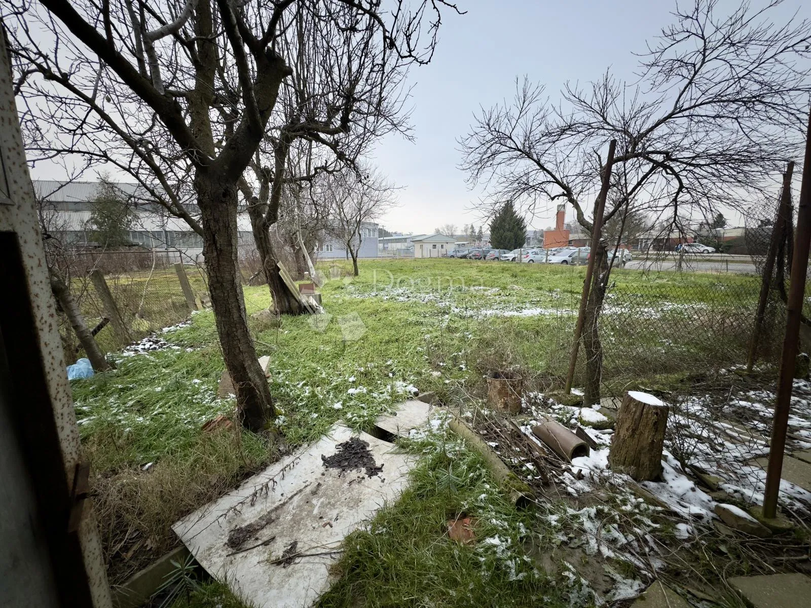 prodaja kuće s pomoćnim objektom i velikom okućnicom - slika 15