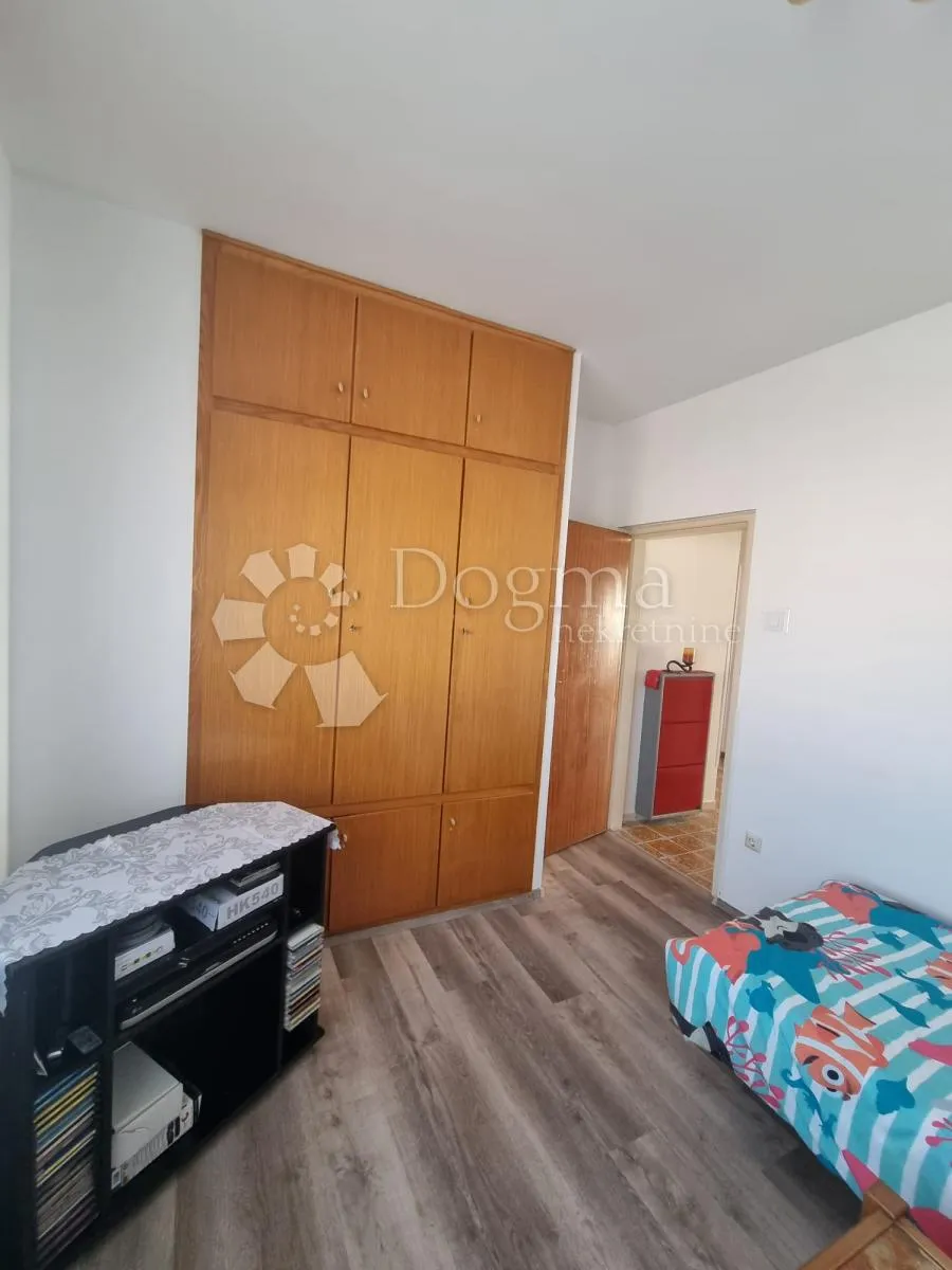 kuća sa bazenom i 4 stambene jedinice - 600m od plaže - slika 39