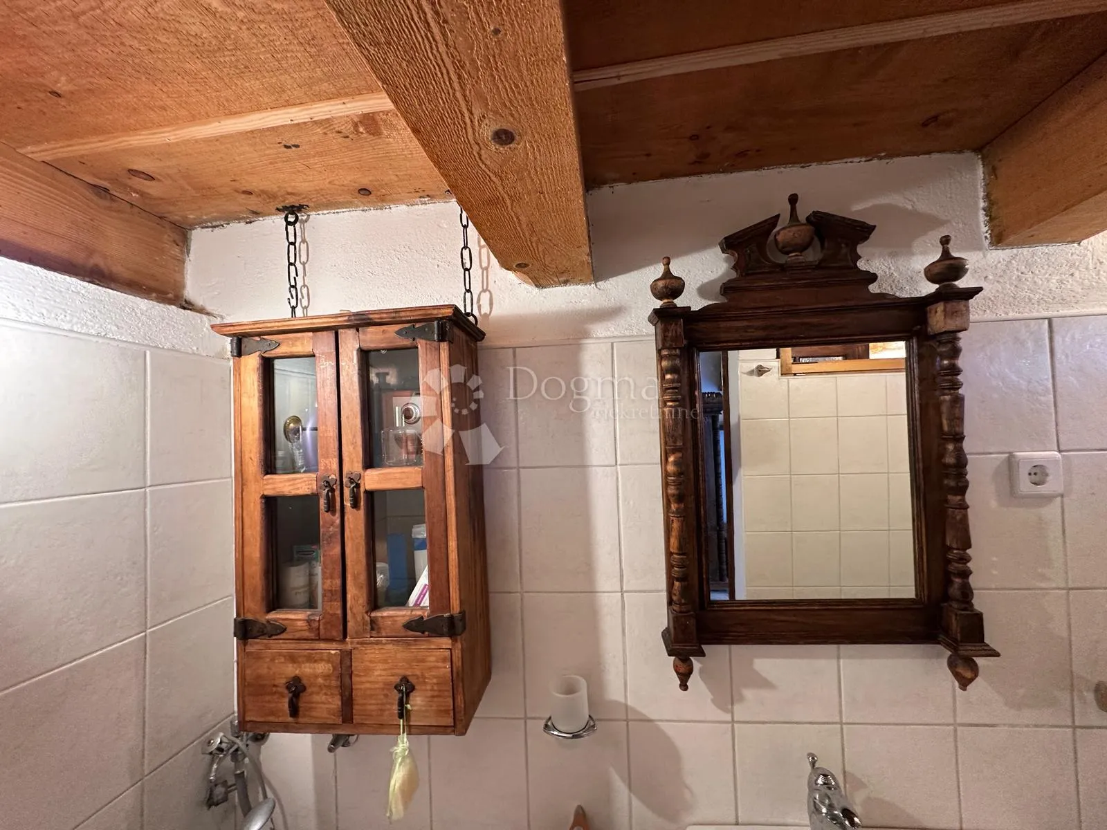 difuzni hotel autohtone kamene kuće 10+1 - slika 57