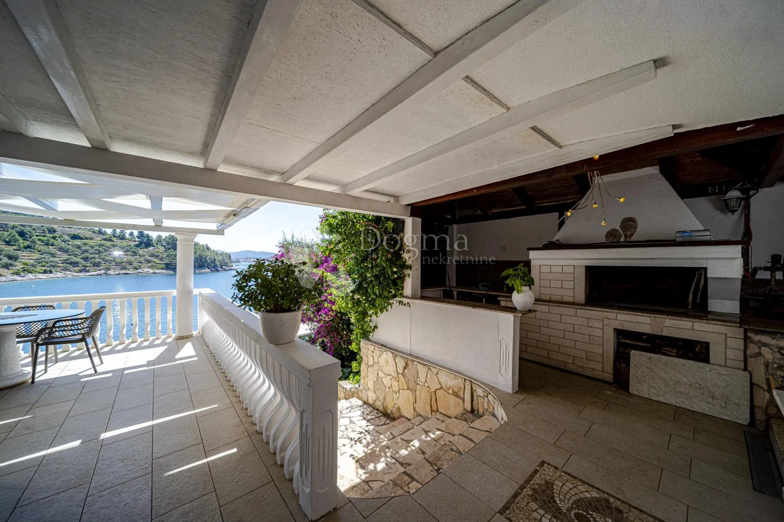 prvi red do mora: samoodrživa apartmanska vila s uhodanim poslovanjem – vela luka, korčula - slika 50