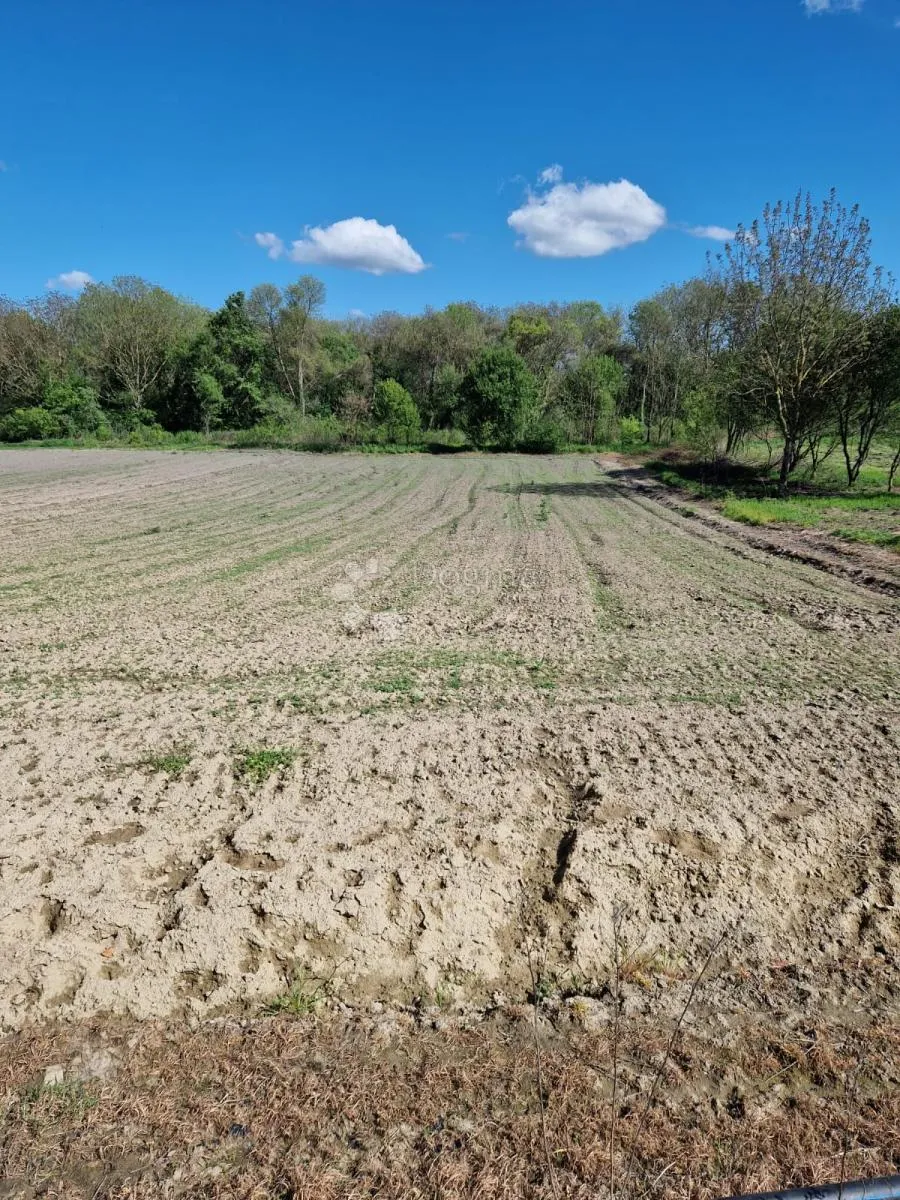 građevinsko zemljište lug s građevinskom dozvolom - slika 4