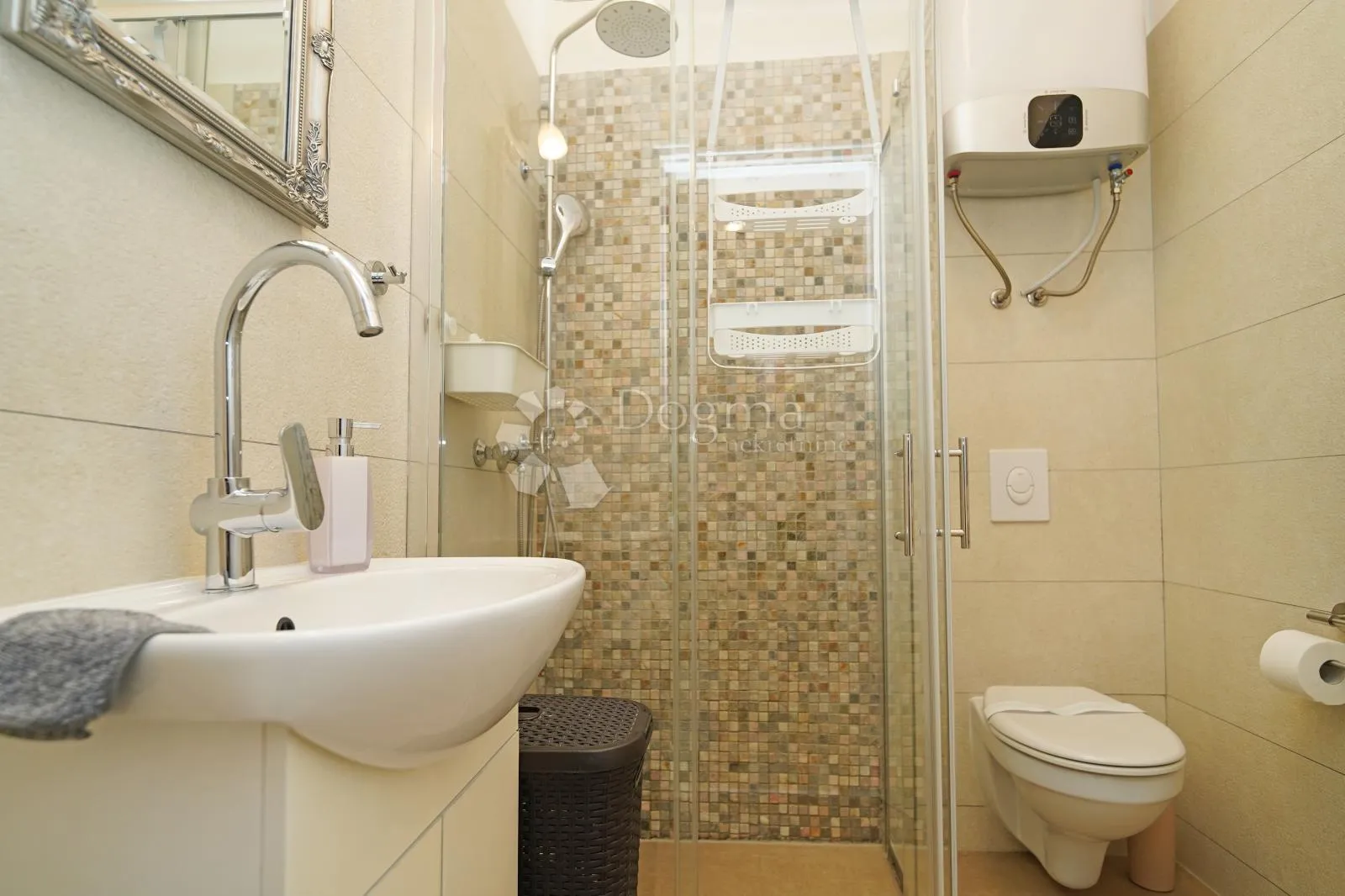 šarmantna moderna istarska villa - slika 22