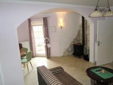 kuća sa apartmanima i bazenom u blizini fažane čeka na vas! - slika 4