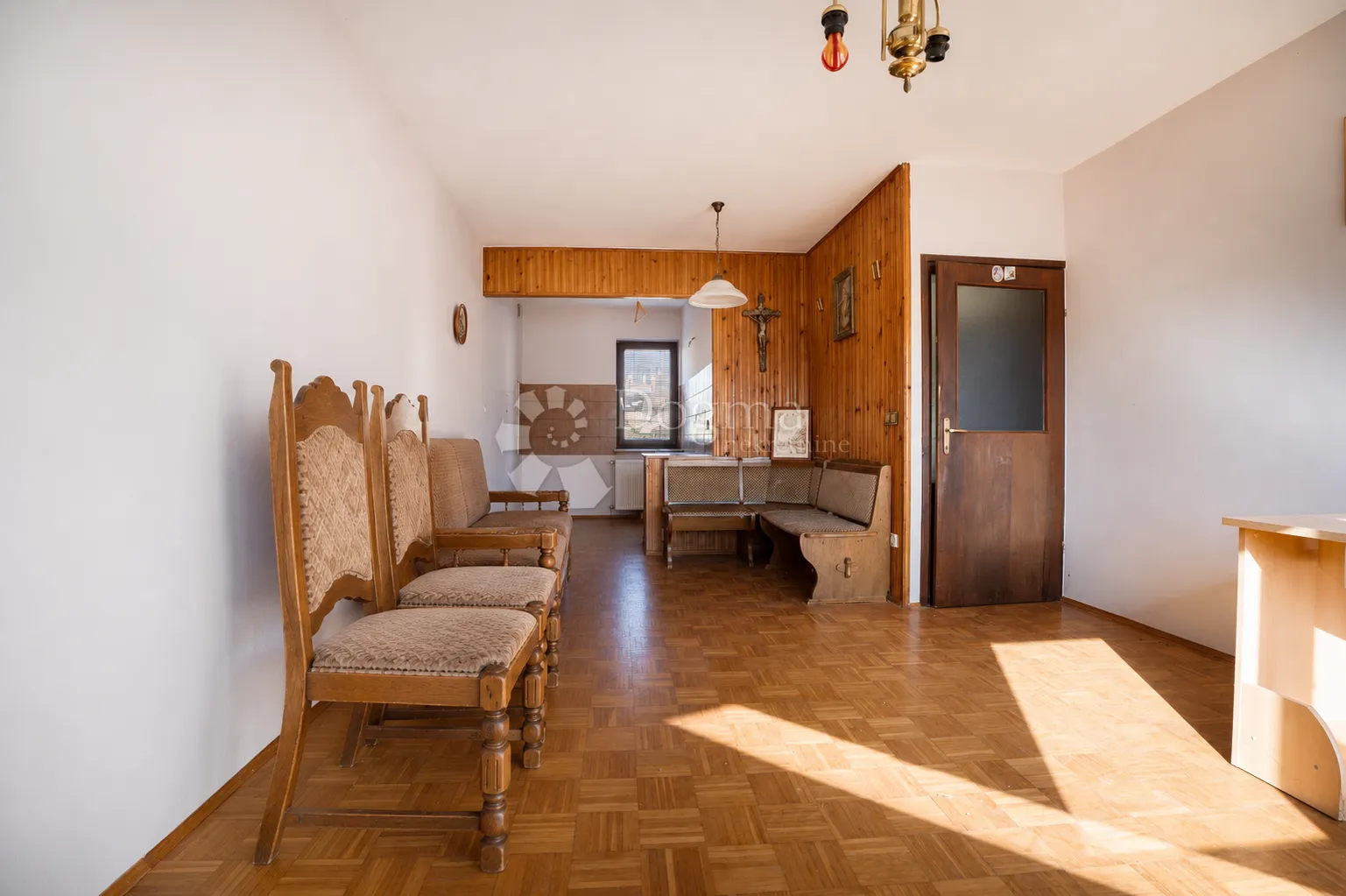 nekretnina s potencijalom za miran život i investiciju - slika 13