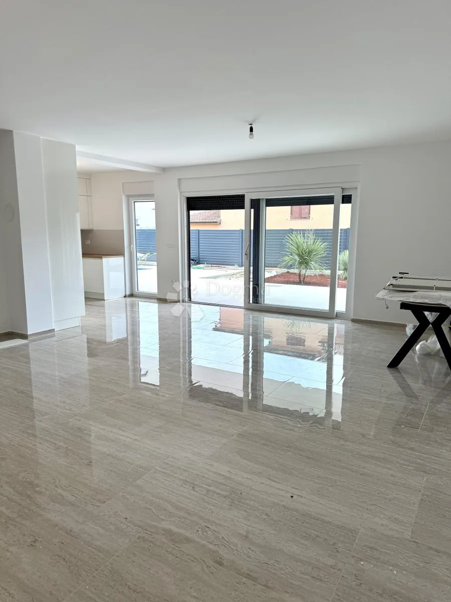 novigrad – oaza mira s privatnim bazenom - slika 3