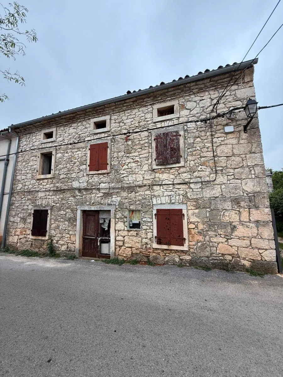 kamena priča za renovaciju na dobroj lokaciji - slika 8
