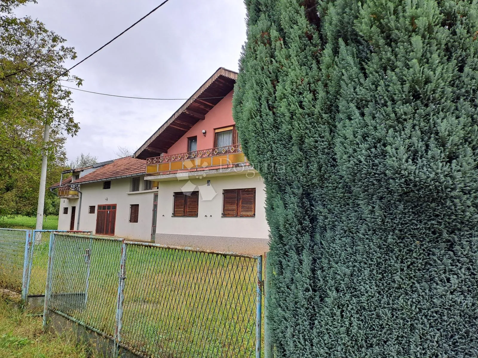 kuća i pol, deset rali zemlje - slika 1