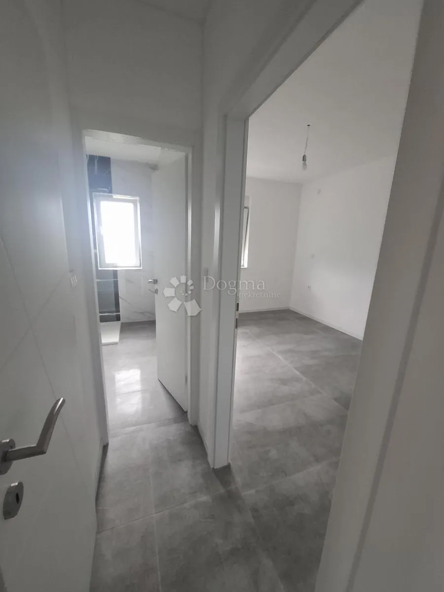 moderna novogradnja u murvici - slika 23