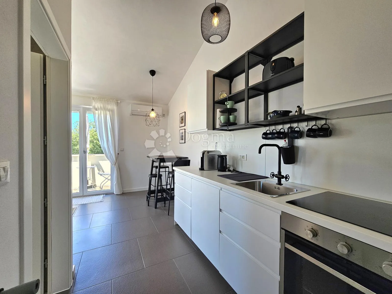 apartmanska kuća (4 jedinice) spremna za turizam - slika 24