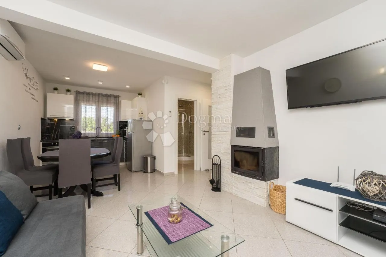villa 100m od mora - slika 9