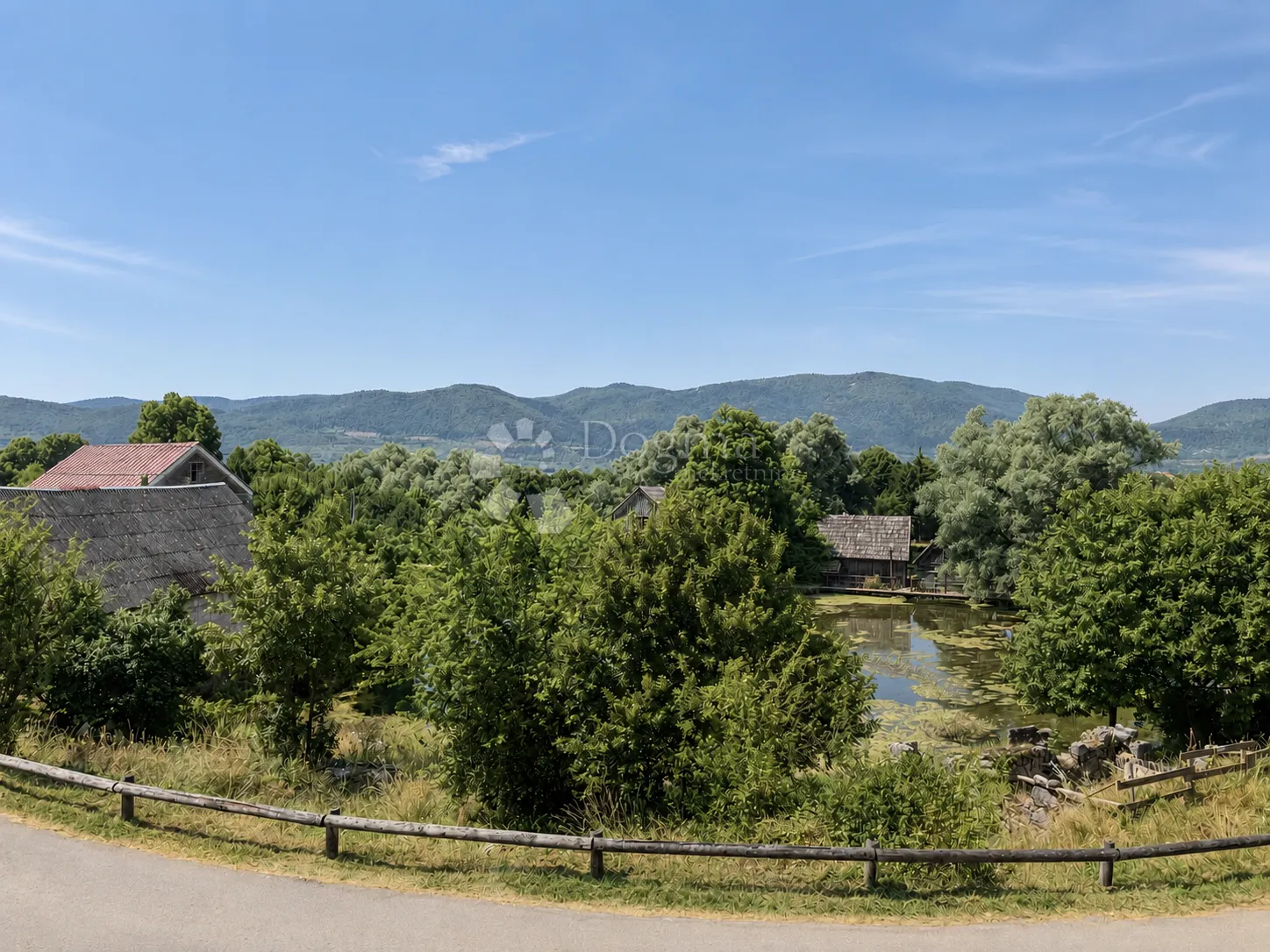 kuća na izvoru gacke – uhodan turistički posao - slika 17
