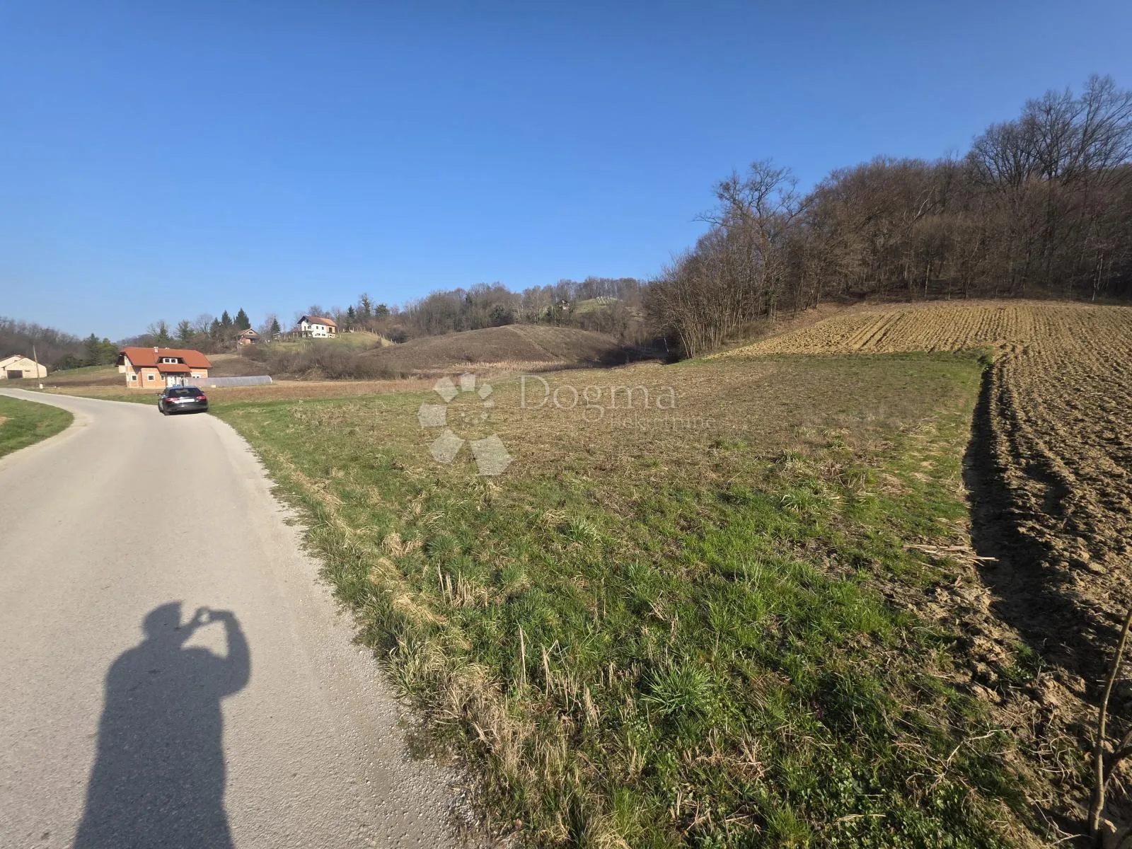 građevinsko zemljište 1.176 m² – ravan teren, mirna lokacija, blizina sv. križ začretja i zaboka - slika 2