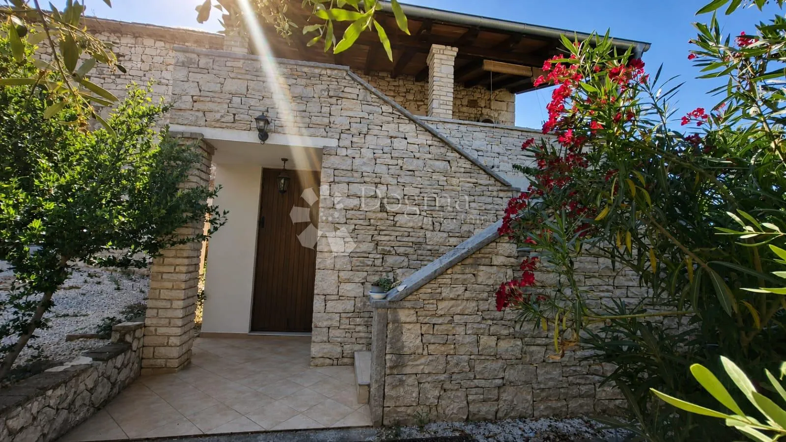 kamena kuća u okolici poreča – blizu mora - slika 3