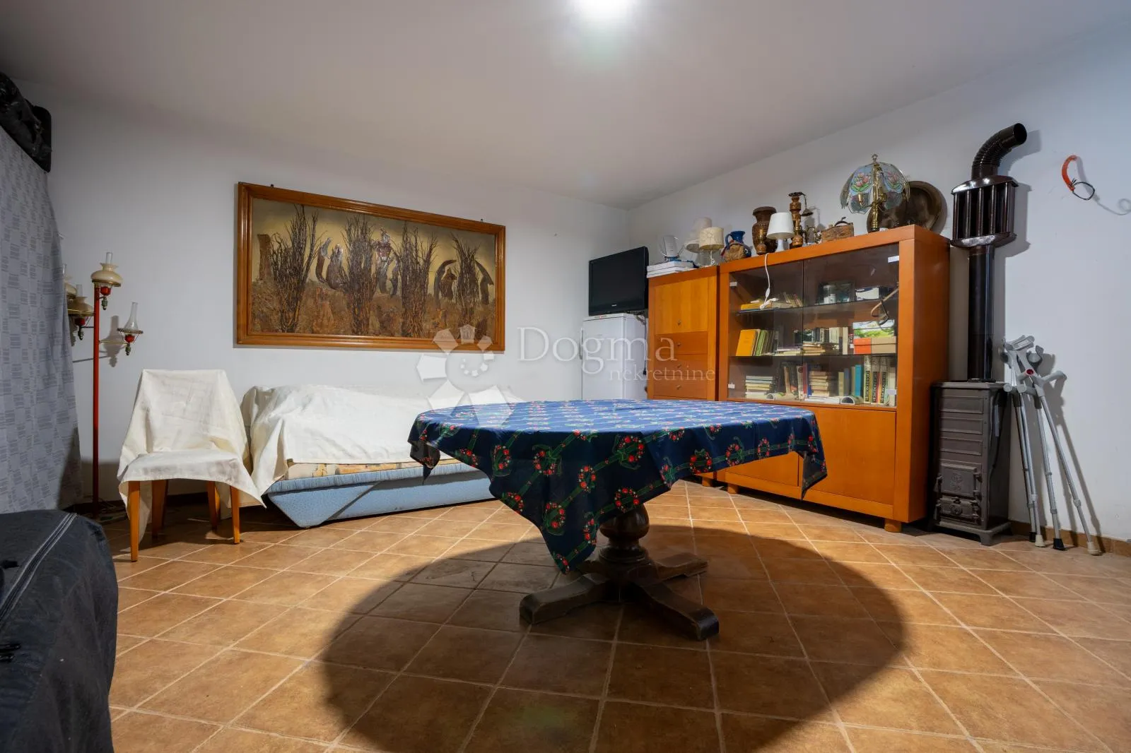 srdoči-240m2 više parkirna mjesta,okućnice 931m2 - slika 24