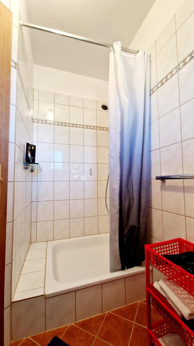 kuća s 2 stana u galižani - pogled na more i pulu - slika 31