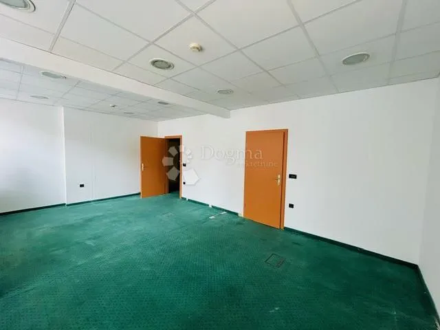 poslovni prostor u užem centru rijeke - slika 7