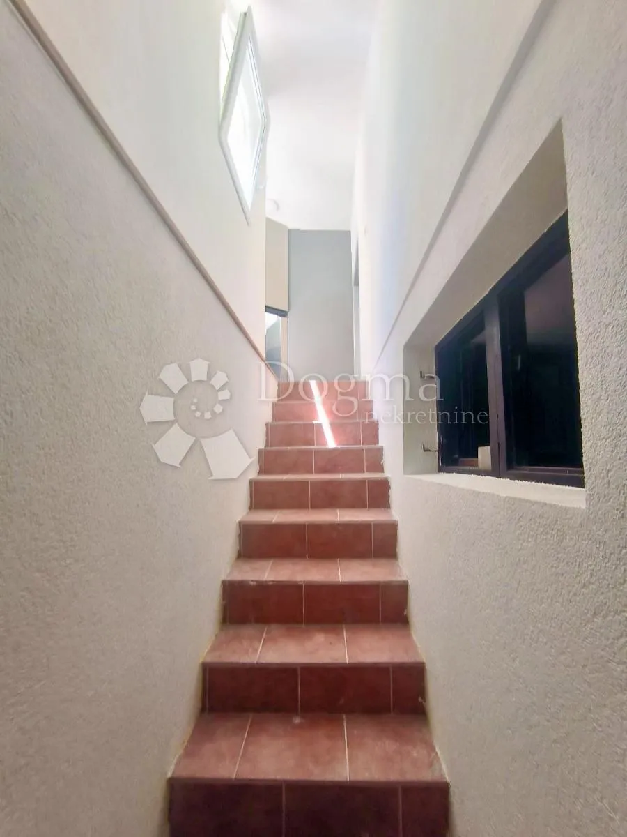 kuća sa tri apartmana, privlaka - slika 6