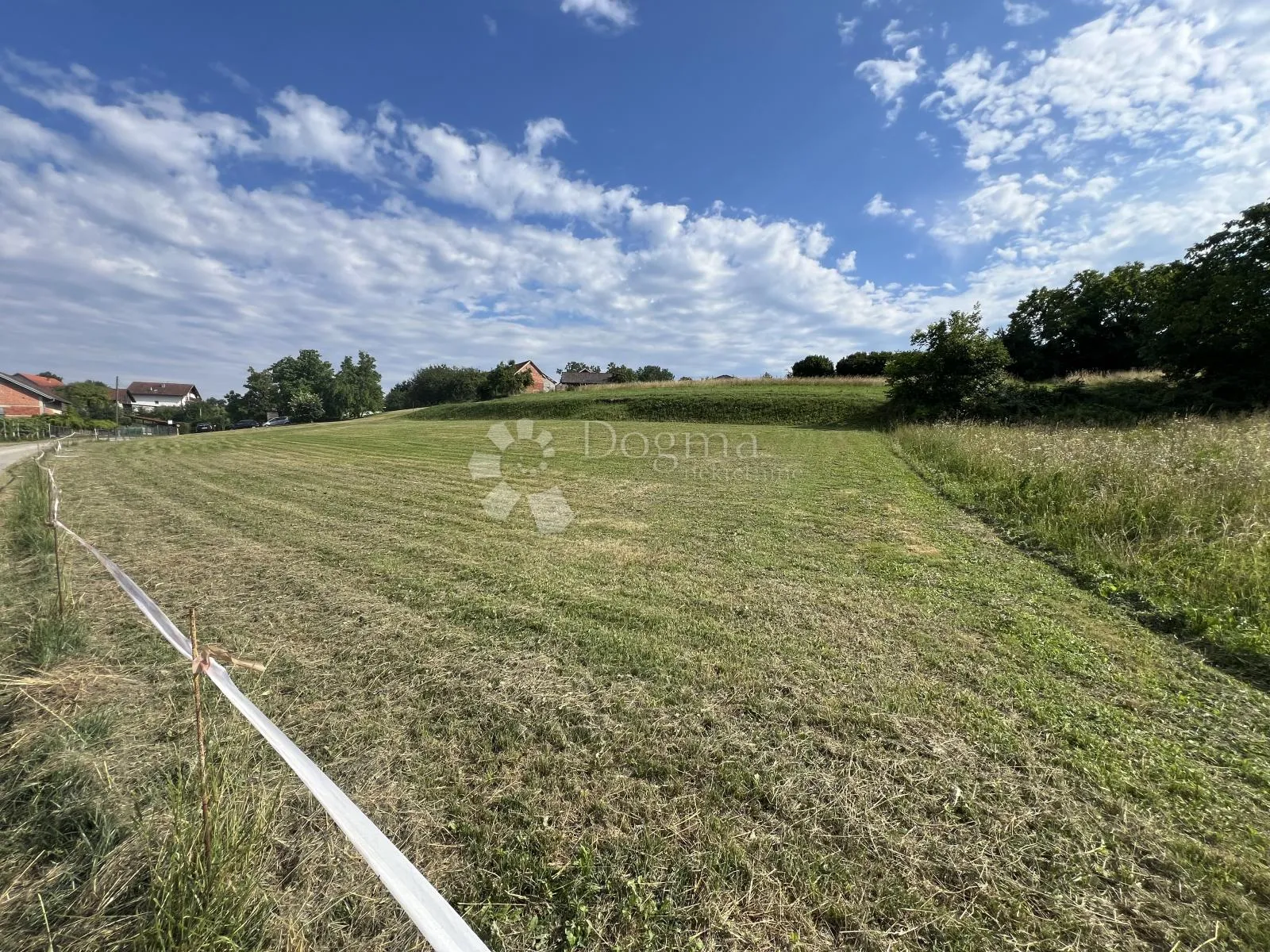 oroslavje velika građevinska parcela 1613 m2, svega 600 m od oro trga - slika 2