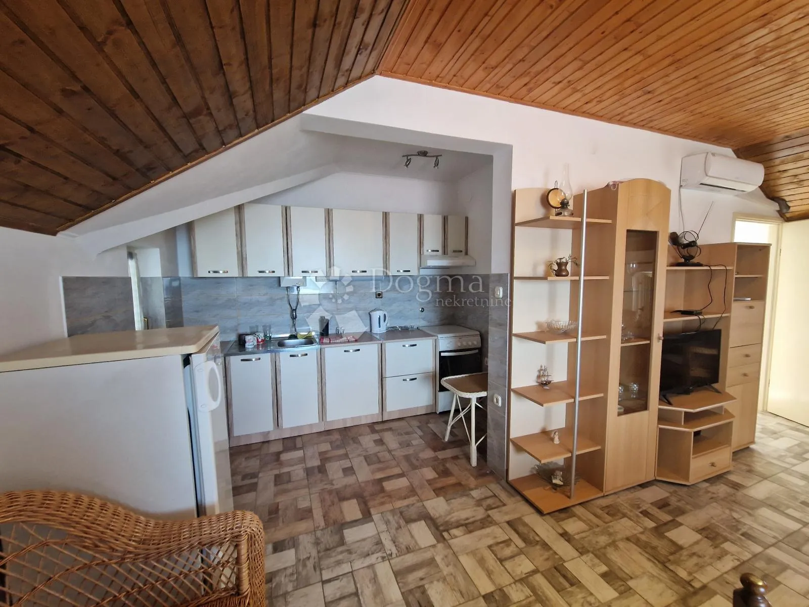 samo u dogmi - kuća s tri stana - prilika - slika 12