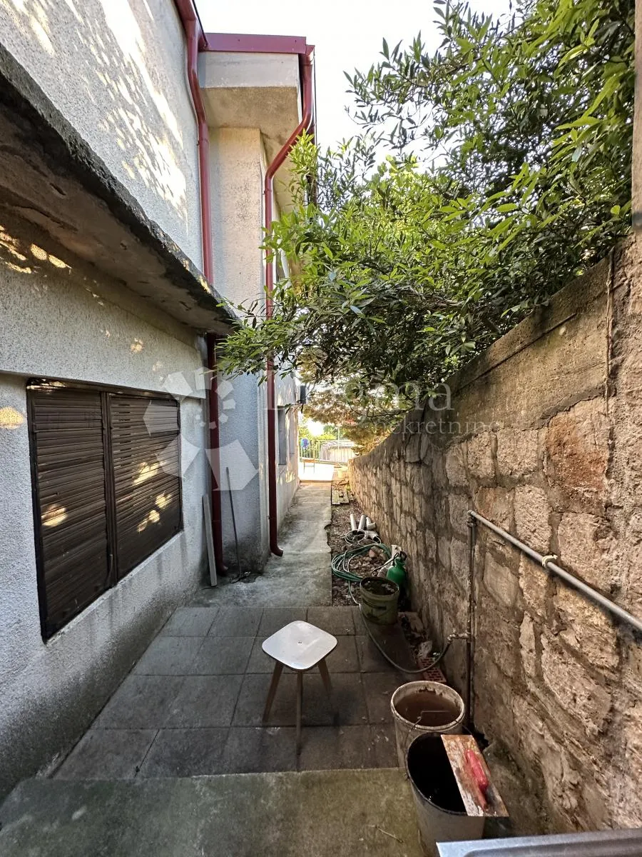 karlobag dvojna kuća - slika 5