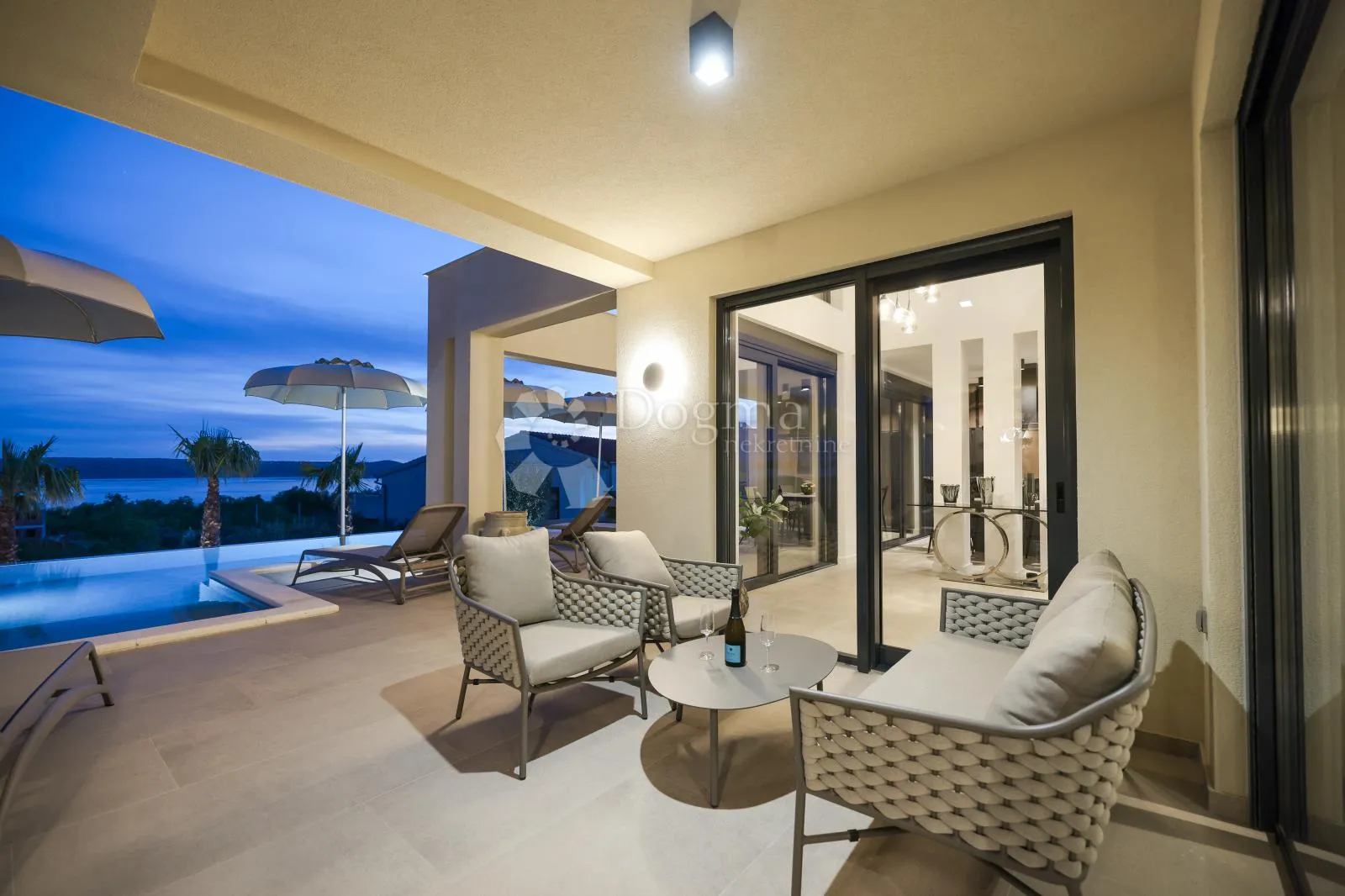 villa s bazenom- maslenica - slika 13