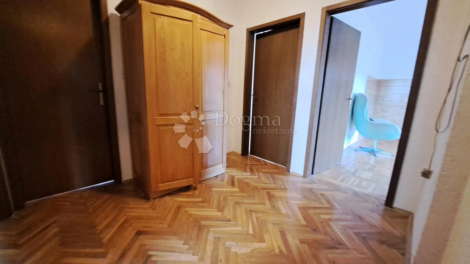 samostojeća kuća s velikom okućnicom, pogled! - slika 15