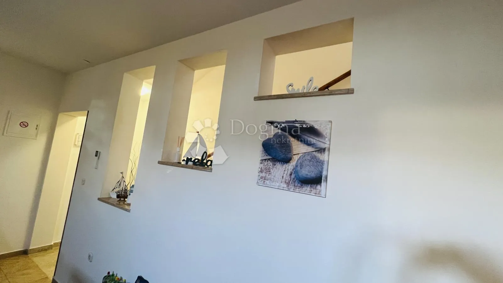 dvoetažni stan sa velikim vrtom u medulinu - slika 11