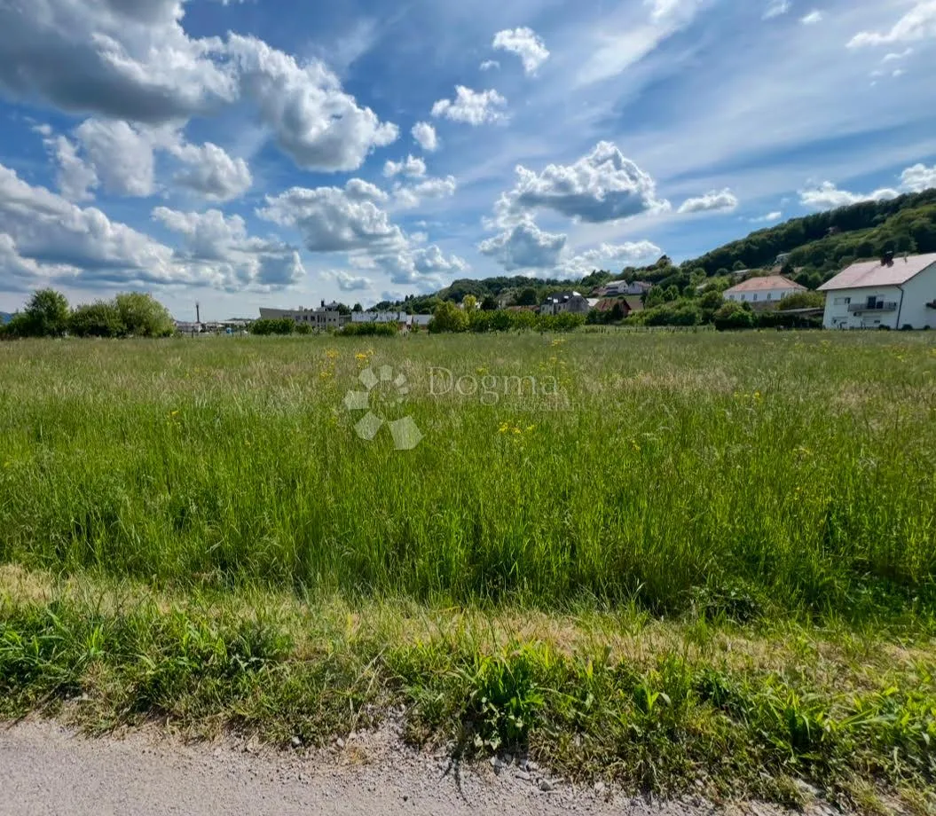 ekskluzivno investicijsko građevinsko zemljište - veliko trgovišće - slika 2