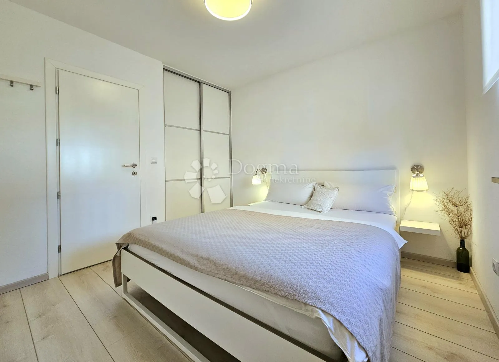 apartmanska kuća (4 jedinice) spremna za turizam - slika 16
