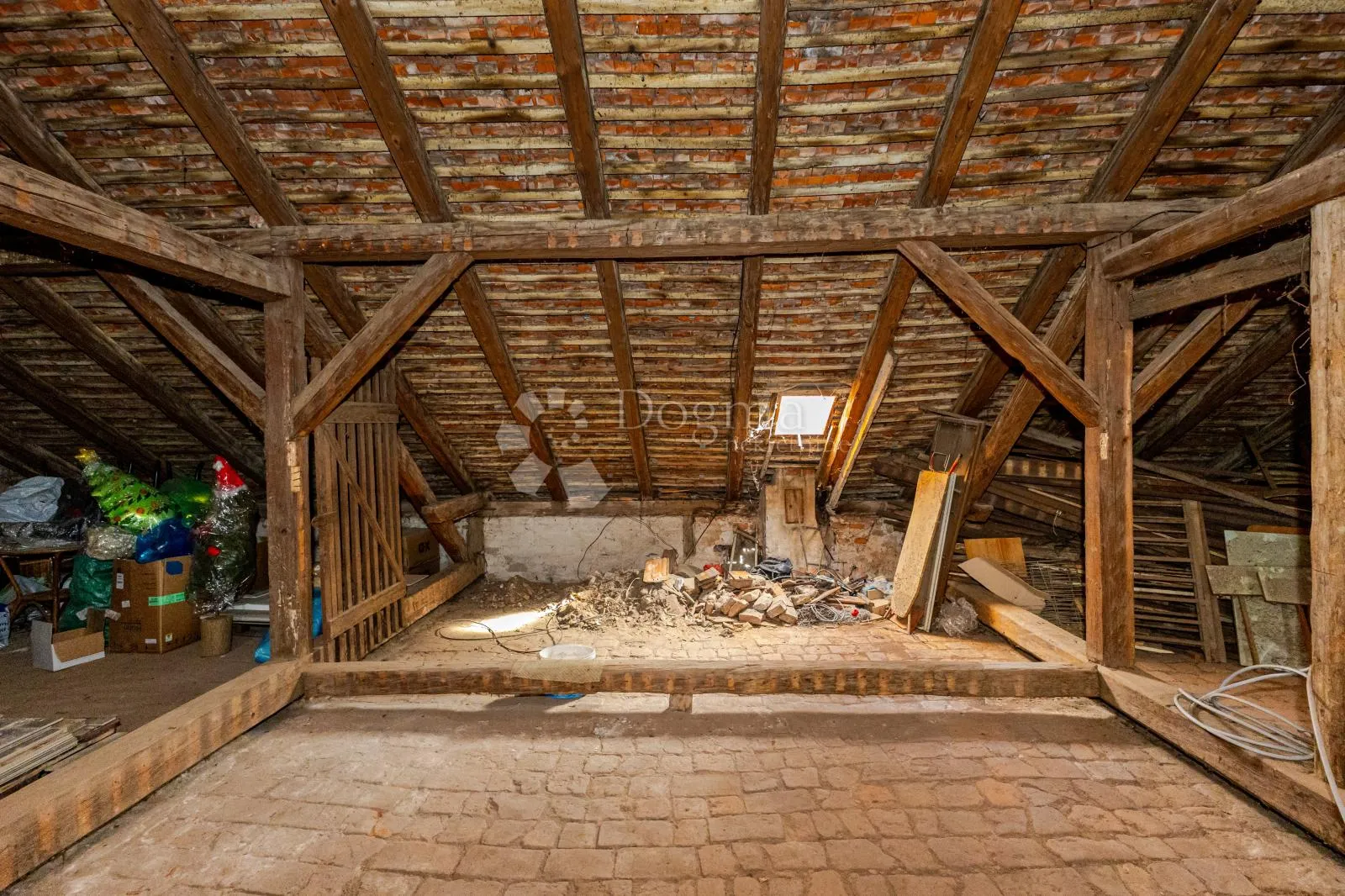 potkrovlje 133 m² u centru varaždina – investicijska prilika - slika 10