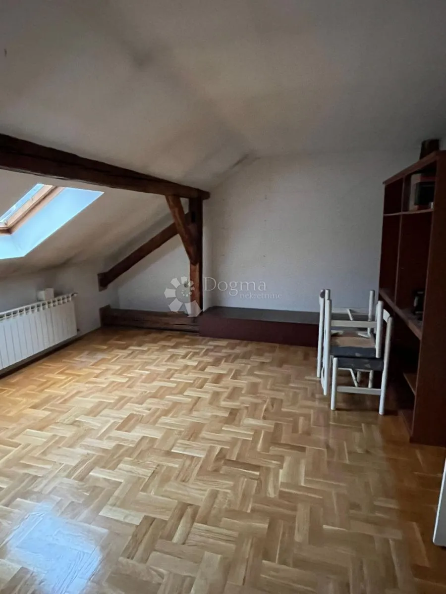 dvoetažni stan na kvatriću - slika 2