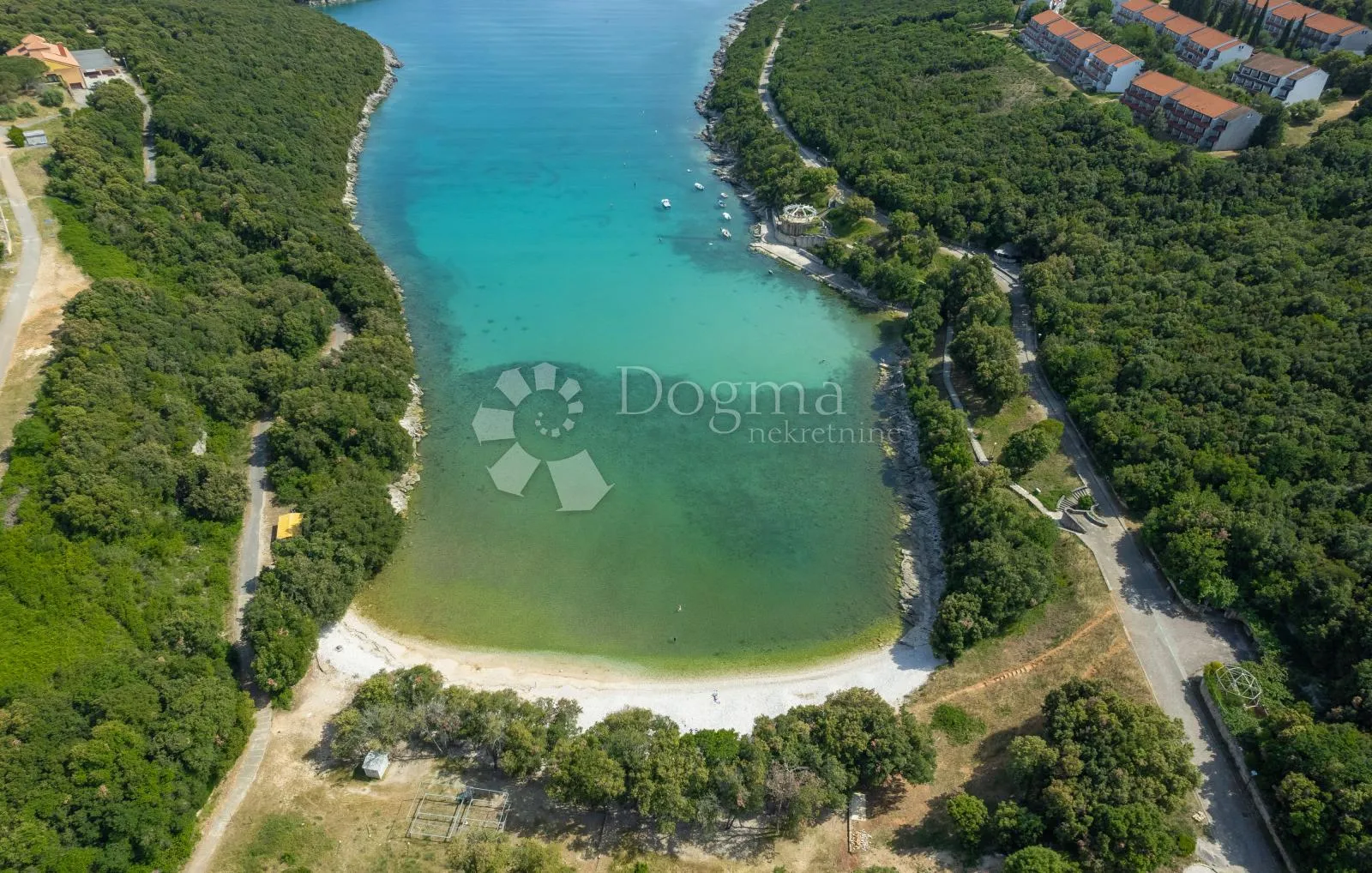 villa s bazenom+građevinsko pogled more - slika 42